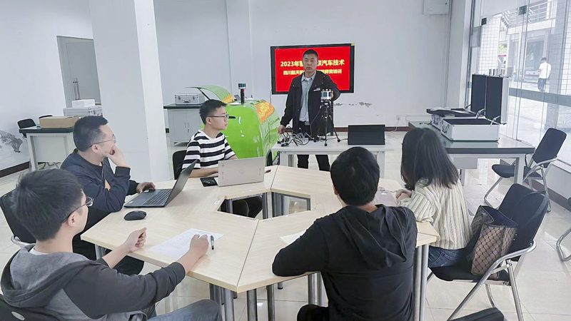 广州全媒体运营师报考条件揭秘：哪些人适合报名？**