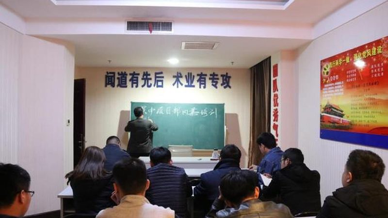 在申请退款时，需要准备以下材料：